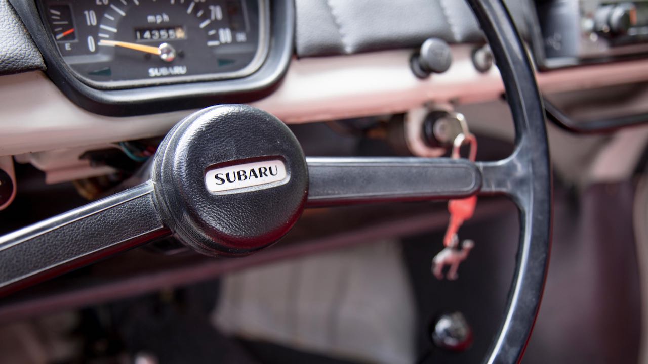 Subaru-360-Deluxe-interior-14