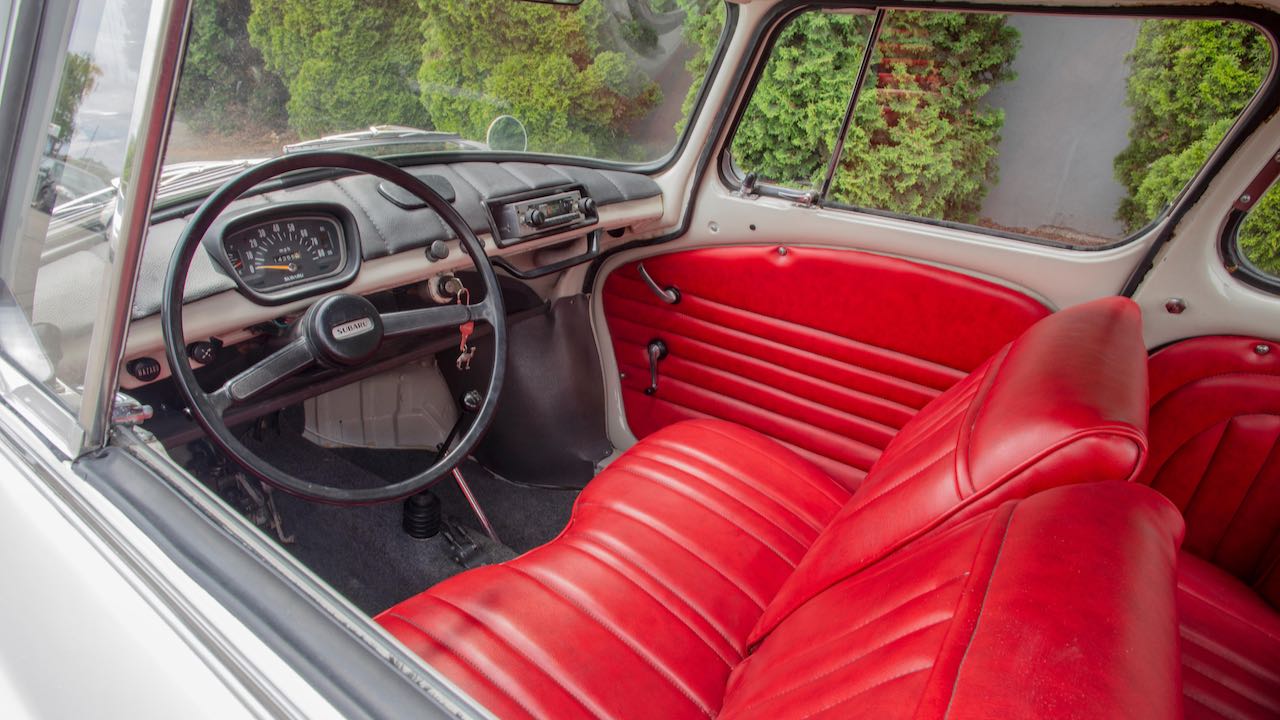 Subaru-360-Deluxe-interior-6